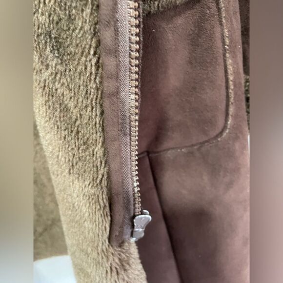 Rothschild Girls coat. Size 10-12. Sueded outer with faux fur trim and lining - Picture 5 of 8